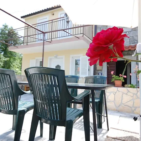 Semi Detached House Darinka By El-pi Tours Ferienhaus Bajcici